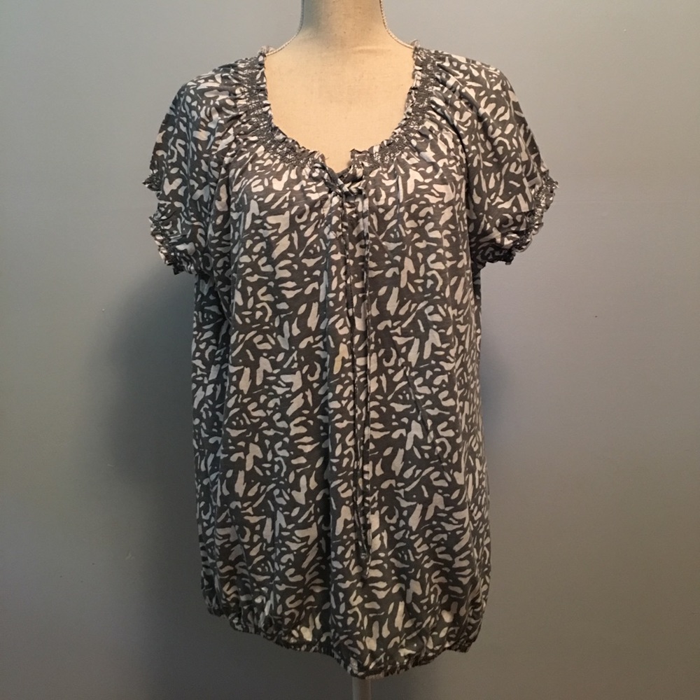 Gray and white super soft shirt