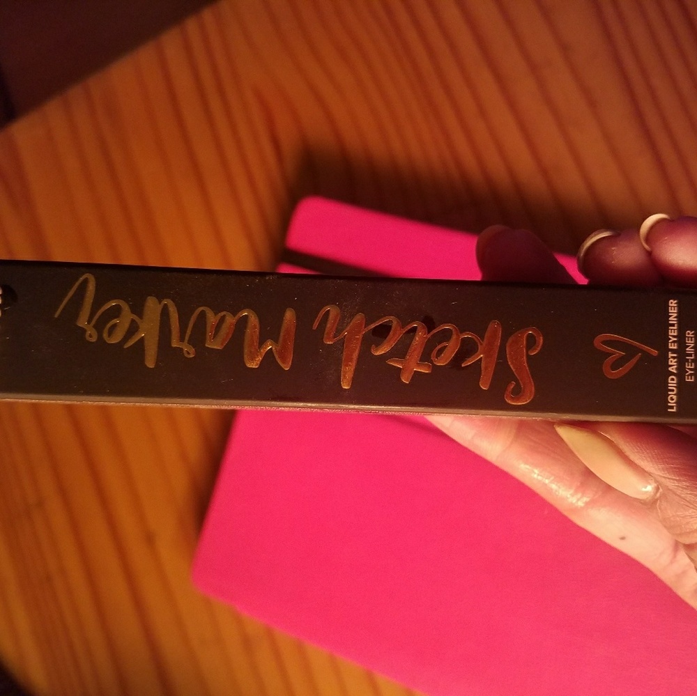 Brand new too face sketch liner