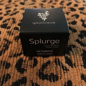 Younique Splurge cream shadow in Victorious