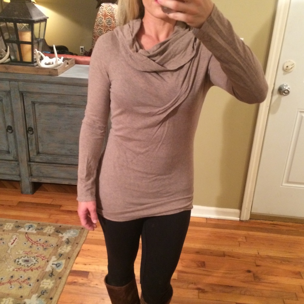 Anthropologie light weight top