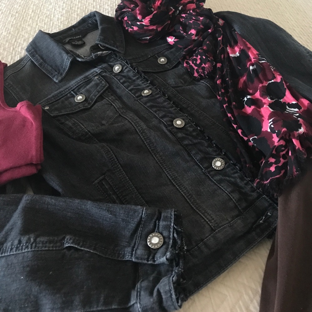 🚫SOLD 🚫black denim jacket size LP