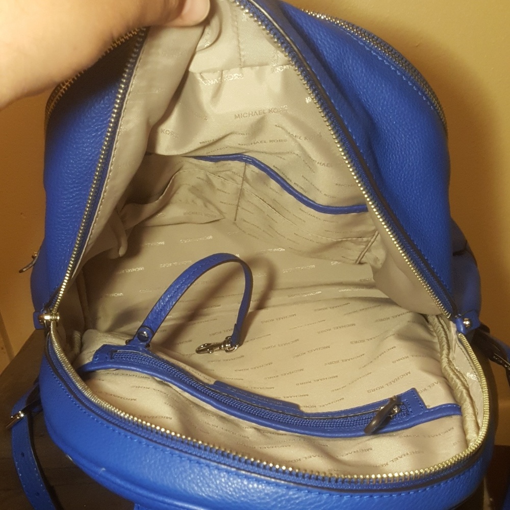 Michael Kors Large Rhea Backpack - Picture 3 of 8