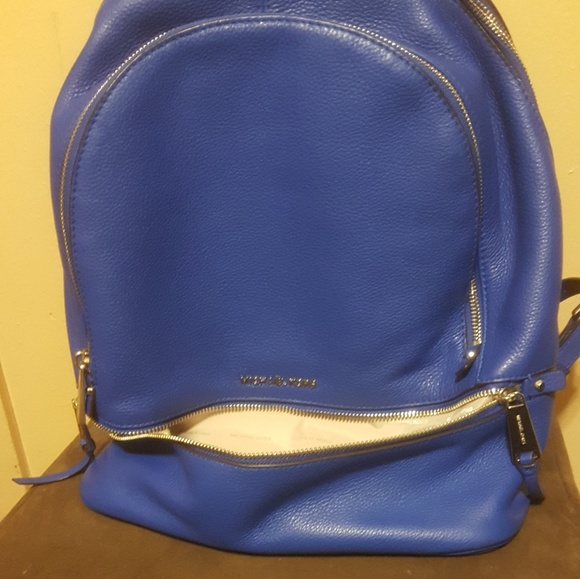 Michael Kors Large Rhea Backpack - Picture 5 of 8