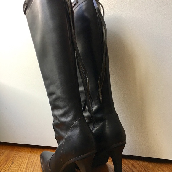 Sexy Coach boots with 2" heels. - Picture 3 of 6
