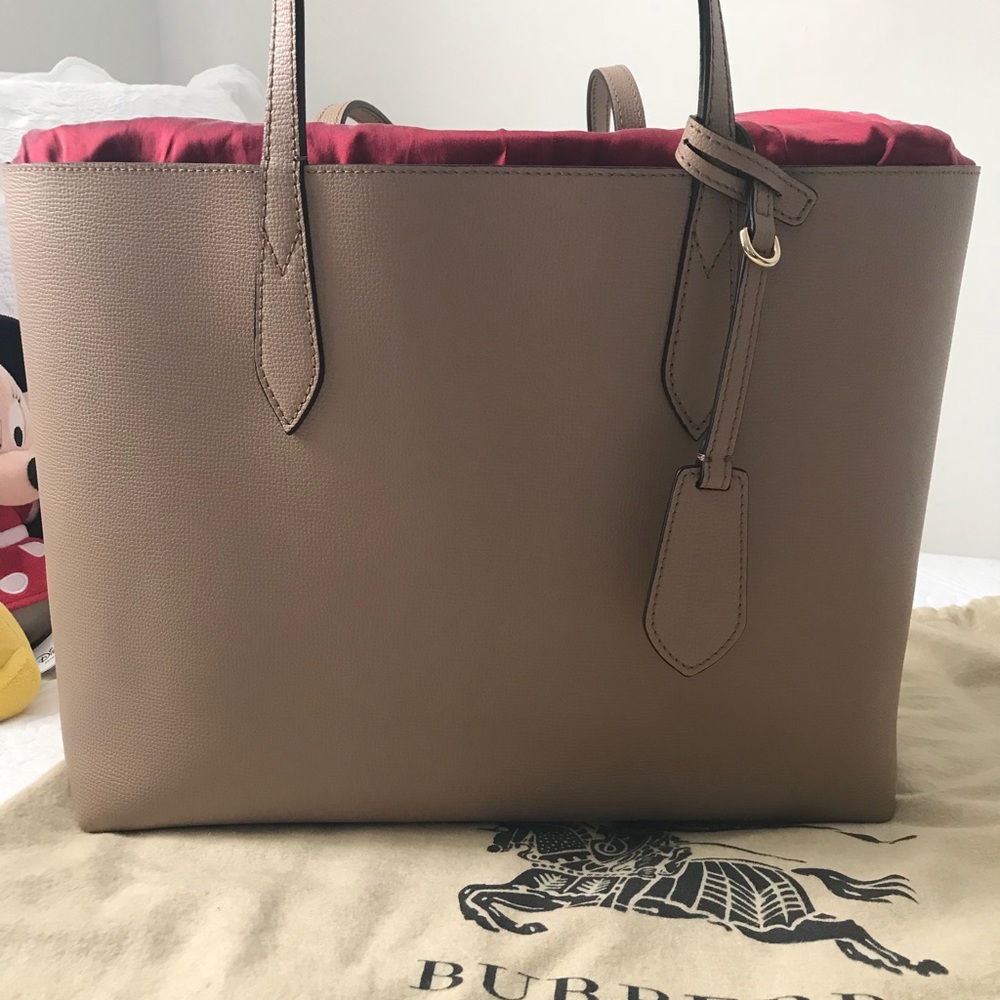 Burberry medium lavenby reversible tote...NO TRADE