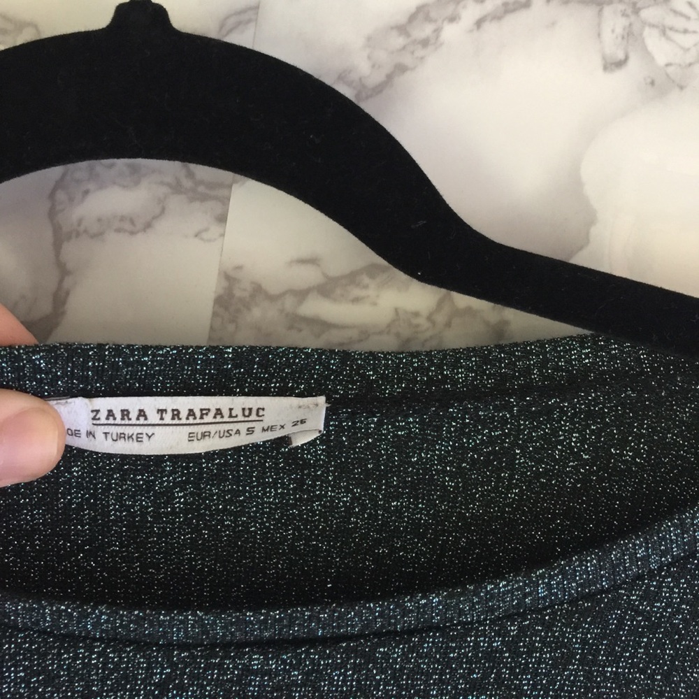 Zara top stretch sleeves - Picture 2 of 4