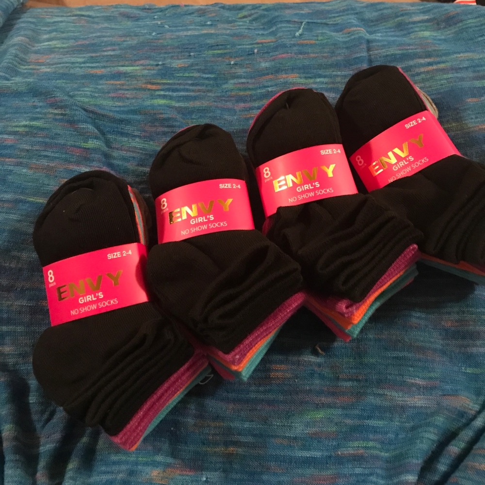 ⭐️⭐️Kids 32 pairs all colors no show socks 🌟🌟🌟