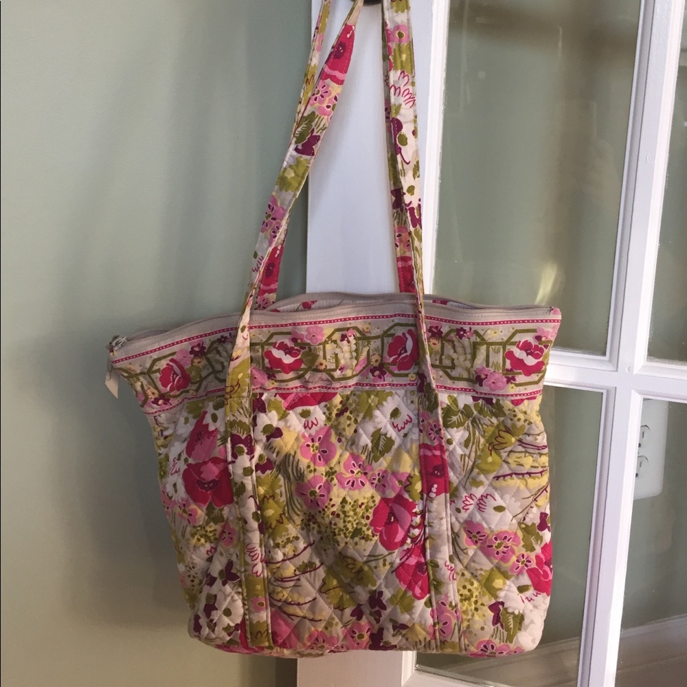 Vera Bradley zippered bag