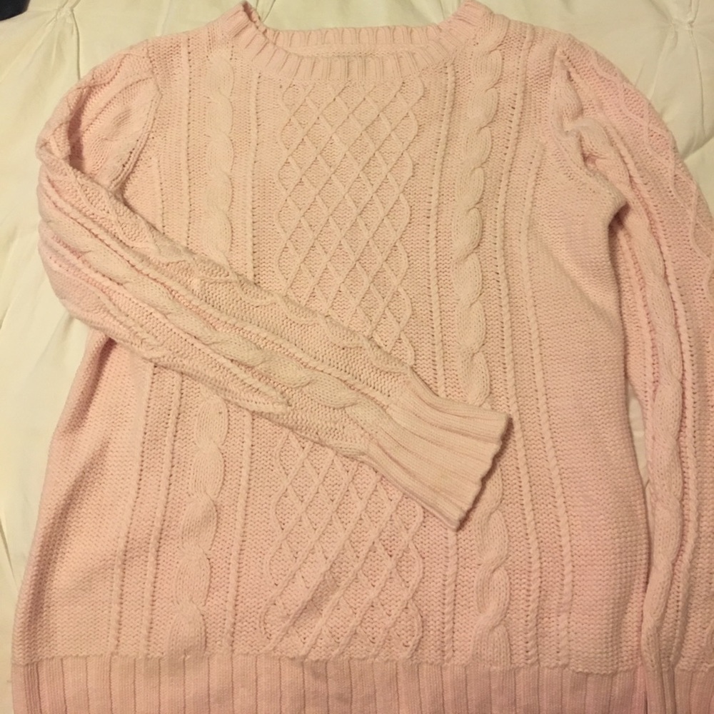 Chunky cable knit sweater. Baby pink