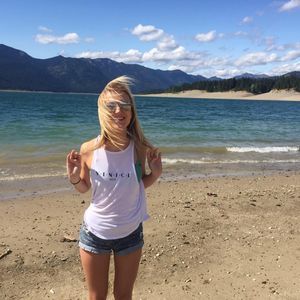 Meet your Posher, Jessica