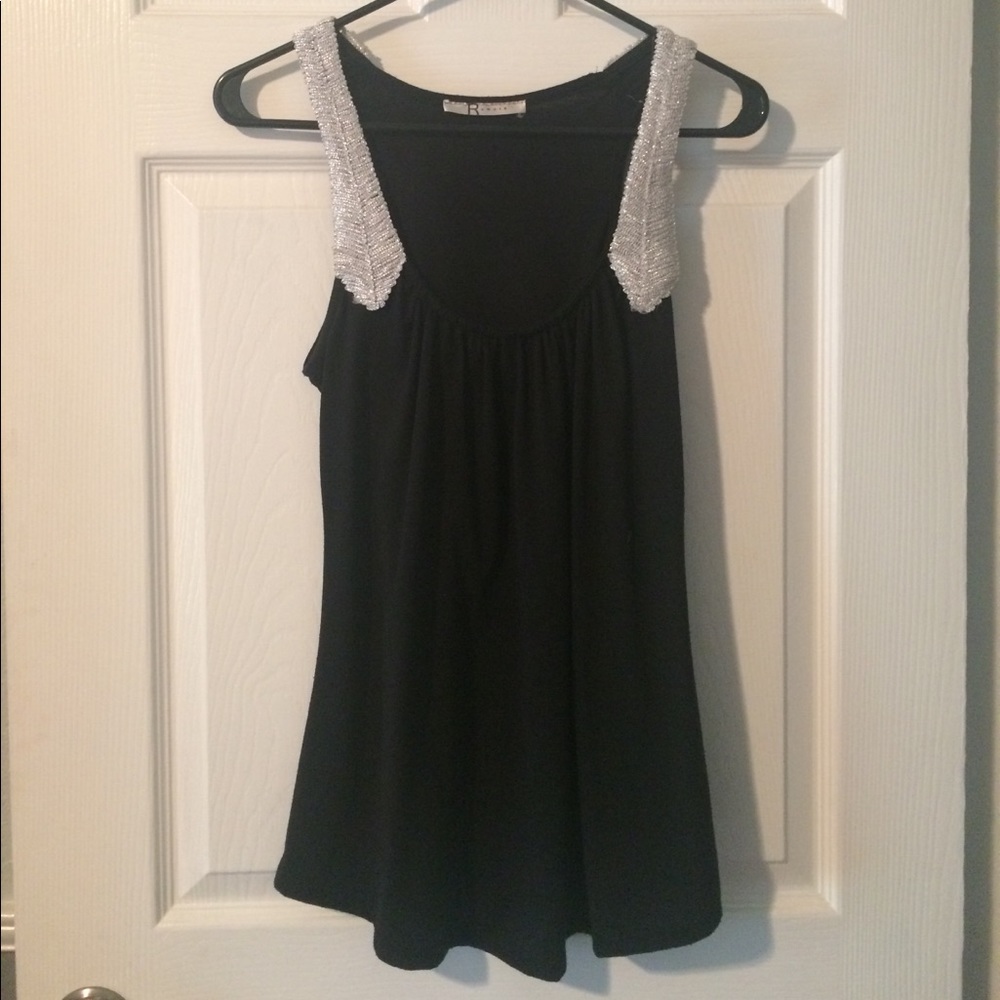 Shirt with sleeve details