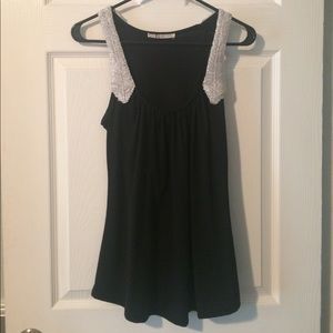 Shirt with sleeve details