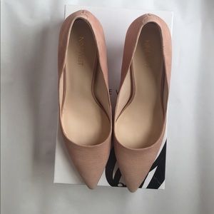 Nude Pumps