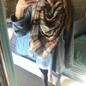 Big and warm!! Excellent condition!