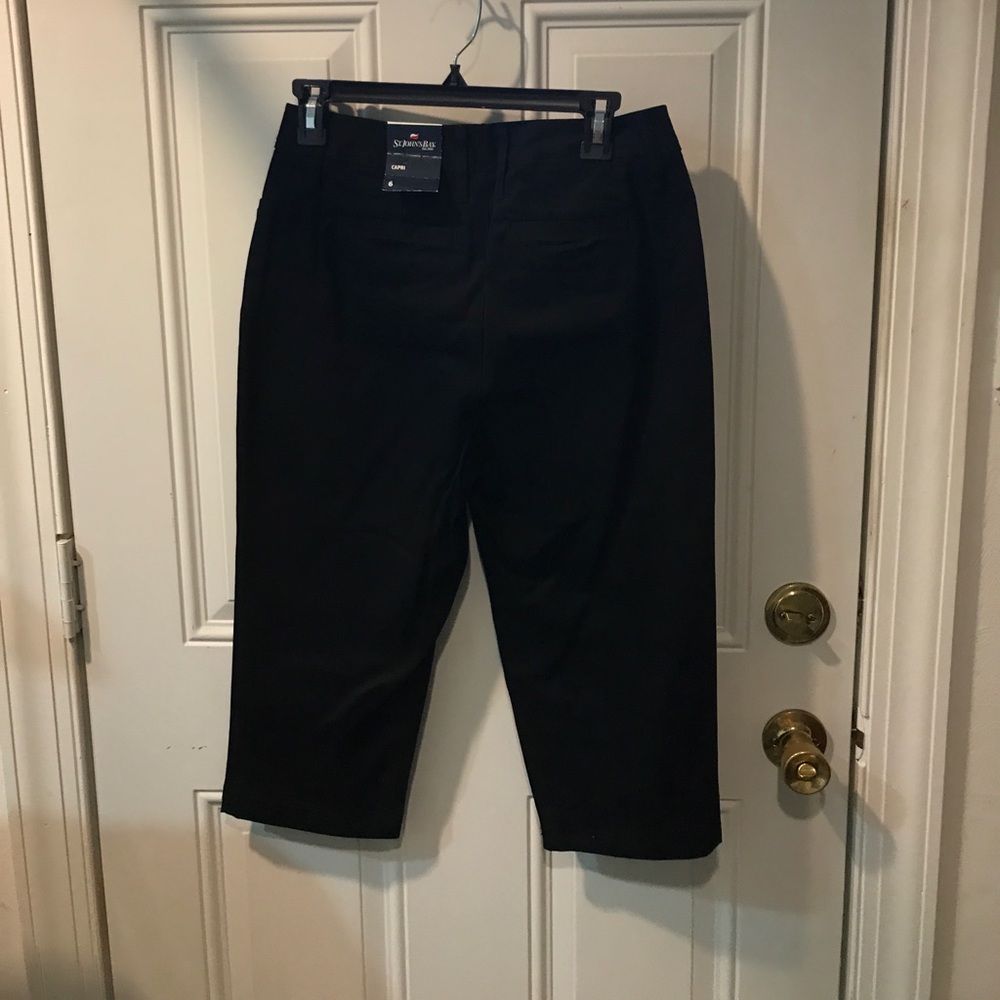 Black Capris NWT - Picture 2 of 3