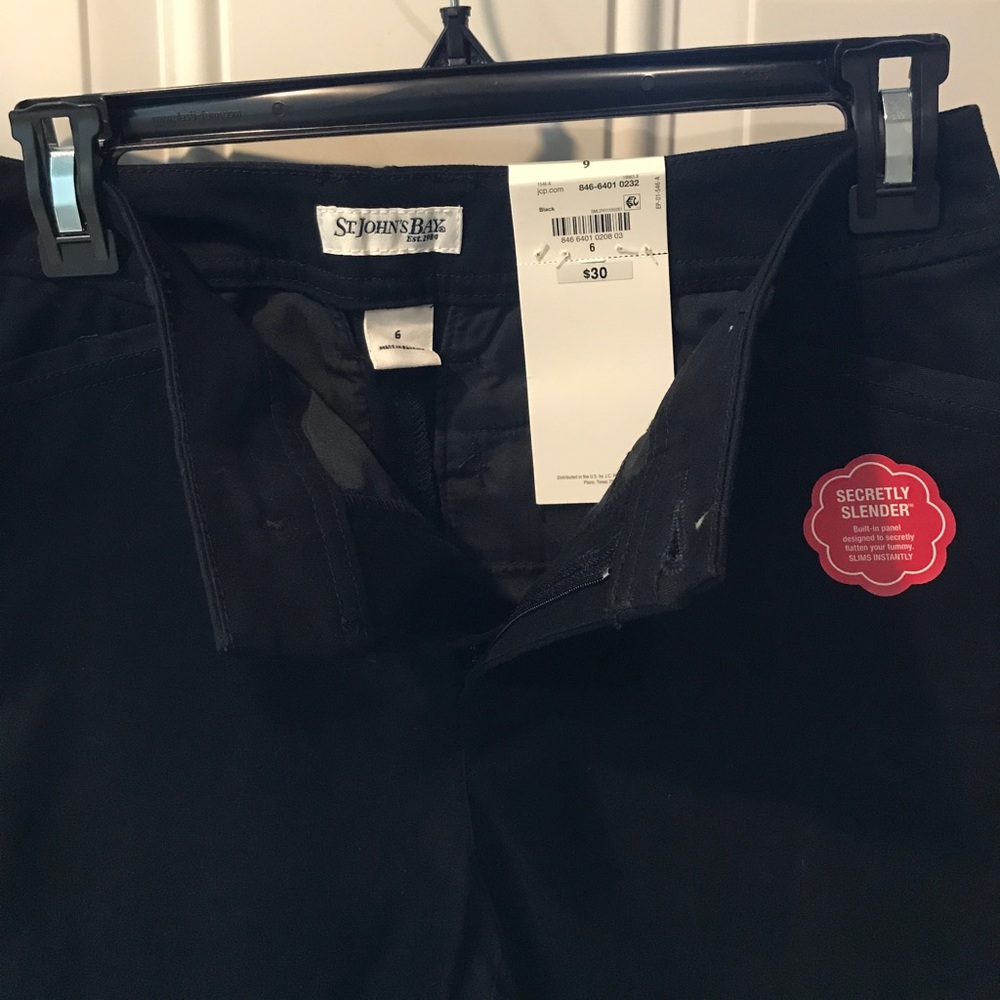 Black Capris NWT - Picture 3 of 3