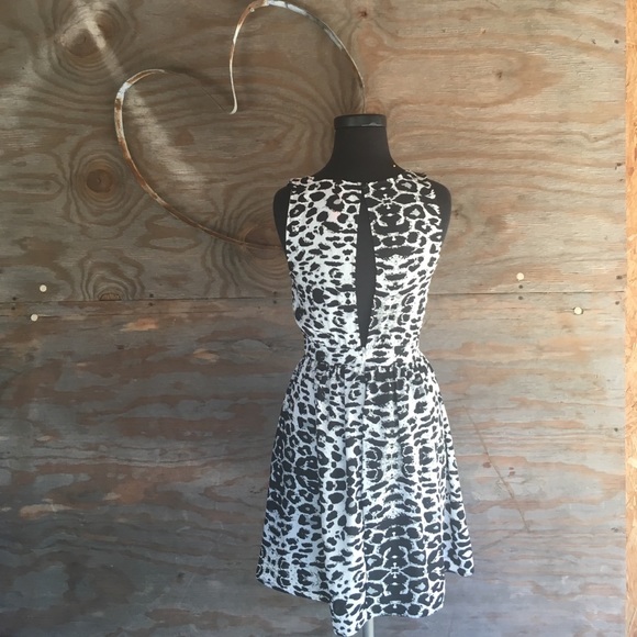 EUC printed Aline dress - Picture 4 of 8