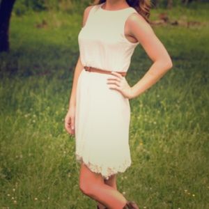 🎉SALE🎉 Lacy dress cream color