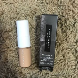 Fenty beauty foundation in 220