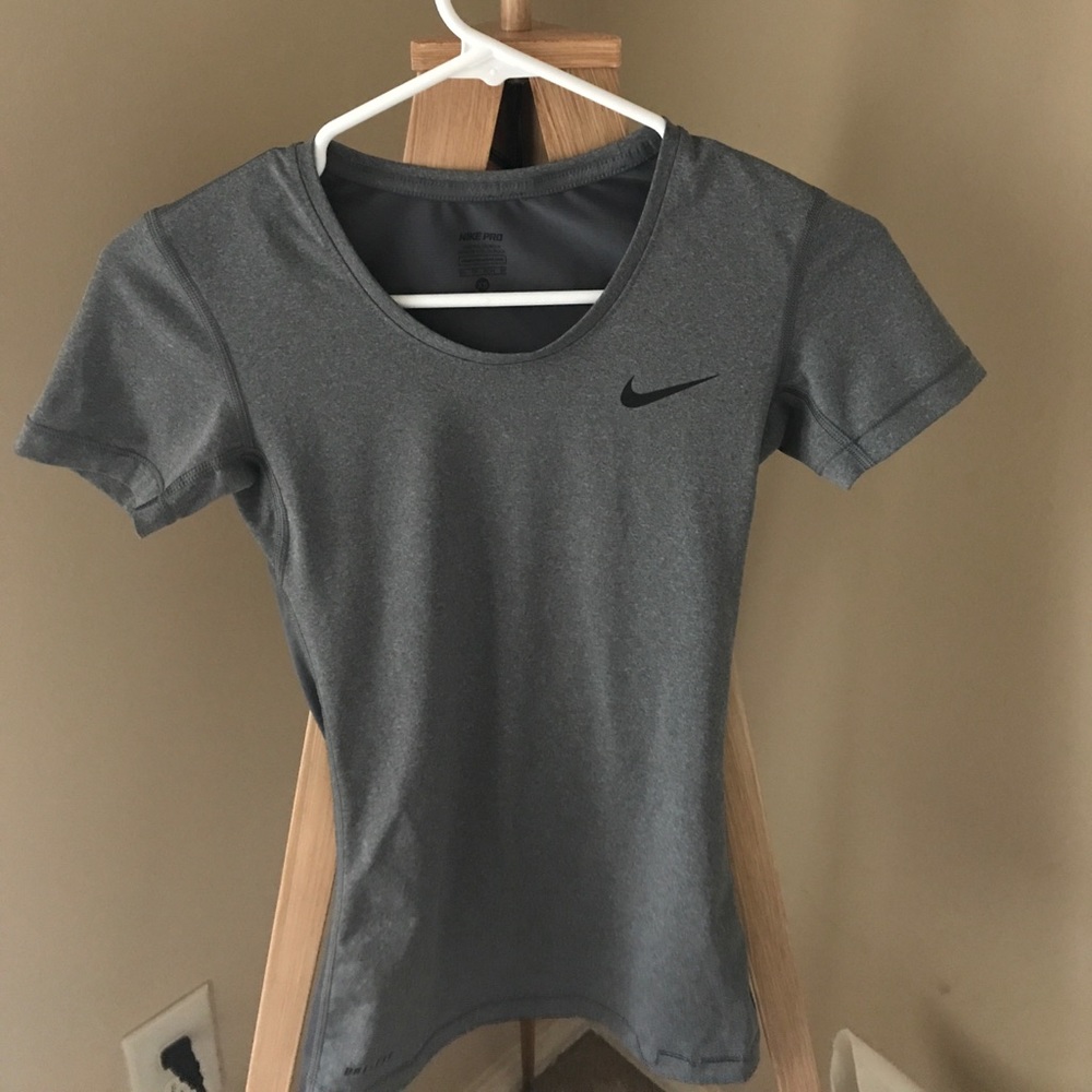 Nike top