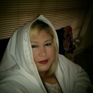 Meet your Posher, Lori