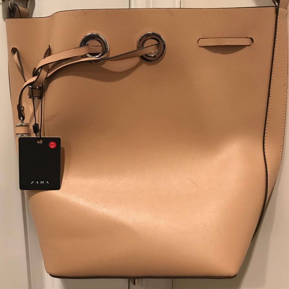 FREE ZARA BAG with Purchase of $100 or more. - Picture 2 of 3