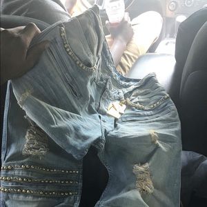 ROBIN OUTFIT SIZE 32 shirt medium