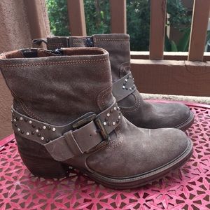 Rustic, bedazzled booties.