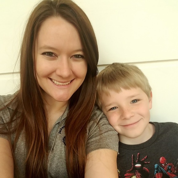 Meet your Posher, Taylor - Picture 1 of 1