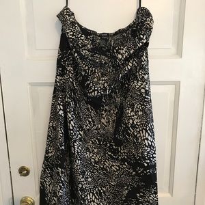Sleeveless black and white fit and flare 22/24