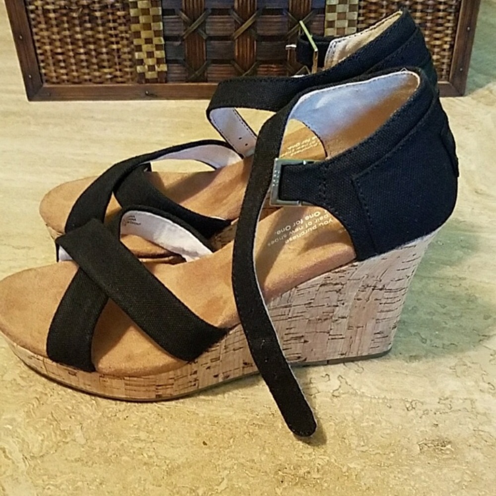 TOMS Wedges