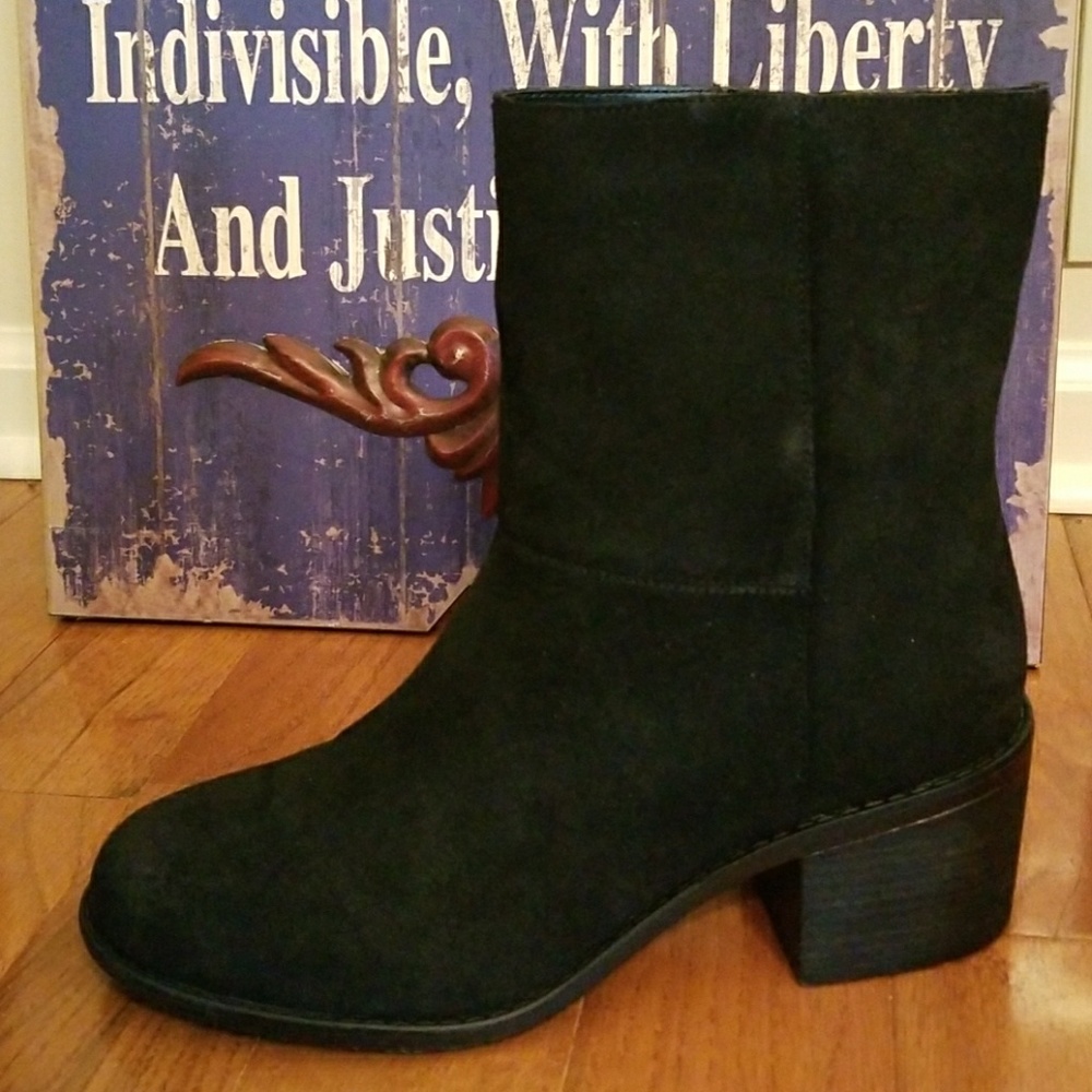 Easy Spirit Ilsa Suede Ankle Boot