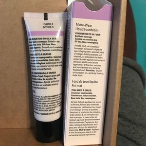 Mary Kay foundation in shade ivory 5