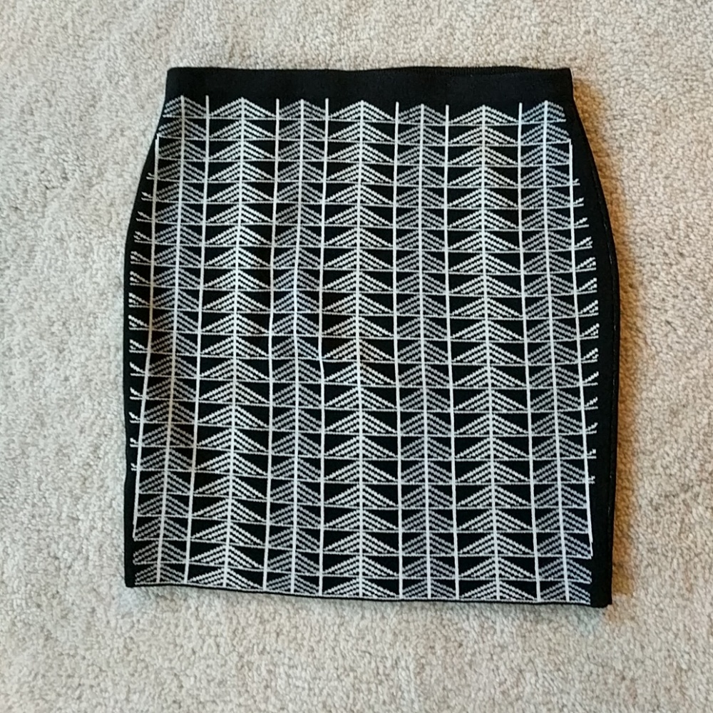 Brand New Rachel Roy Mini Skirt - Picture 2 of 4