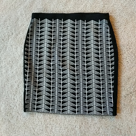 Brand New Rachel Roy Mini Skirt - Picture 2 of 4