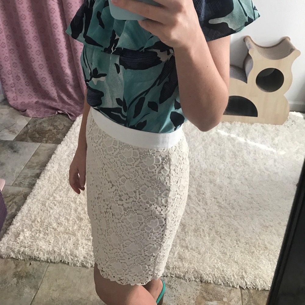 💋Lace Romantic Cream Mini Skirt with Ribbon Waist
