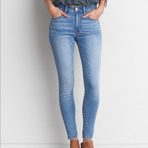 American Eagle Outfitters Denim - American Eagle light wash blue jeans