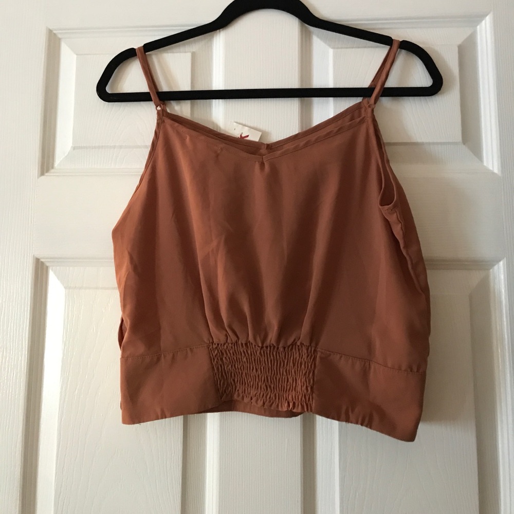 Crop top. - Picture 4 of 4