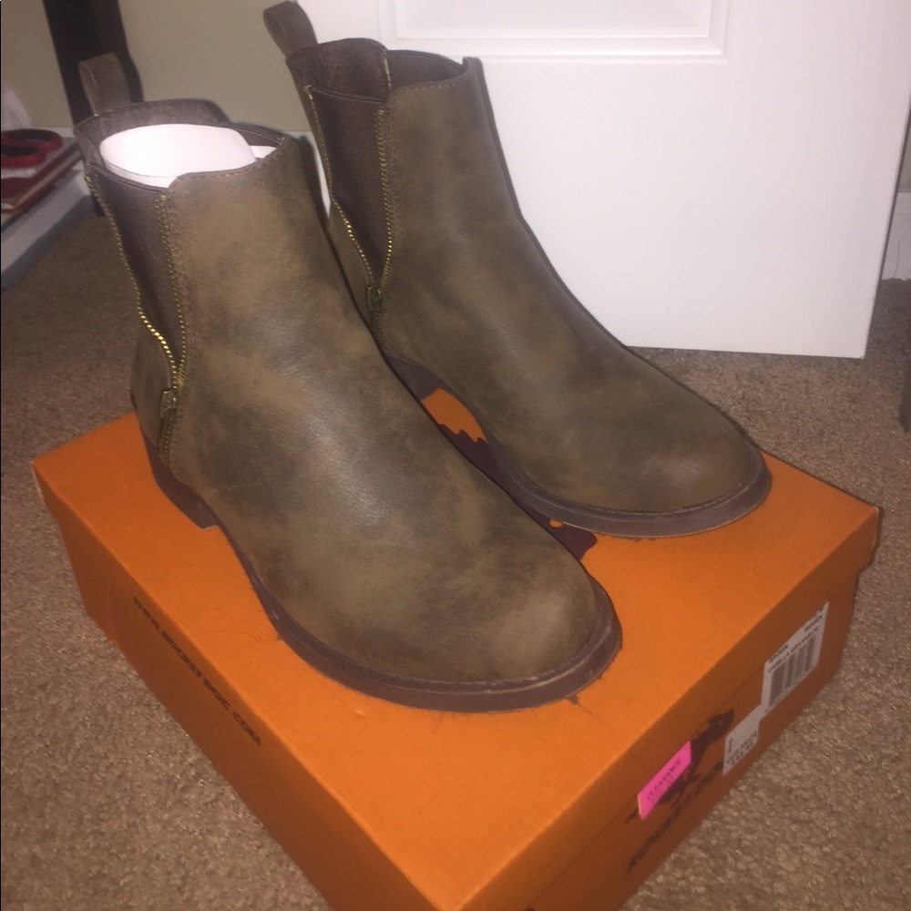 Chelsea Boots