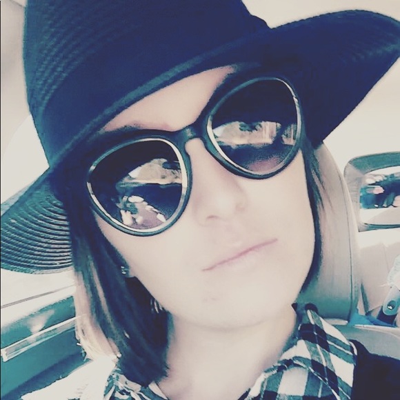 F21 Hat - Picture 5 of 5