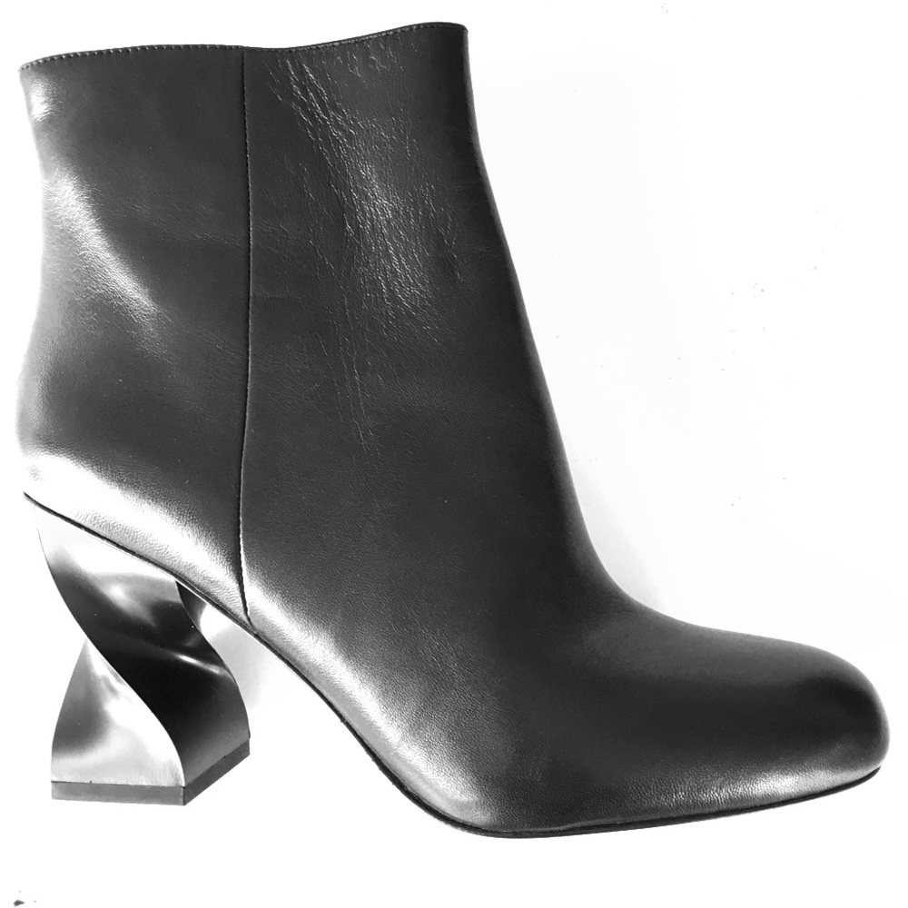 NEW OPENING CEREMONY black shaped heel ankle boots