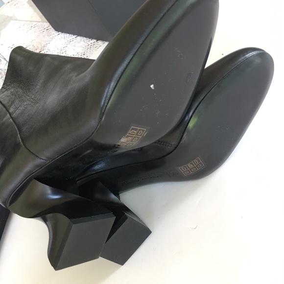 NEW OPENING CEREMONY black shaped heel ankle boots - Picture 8 of 8