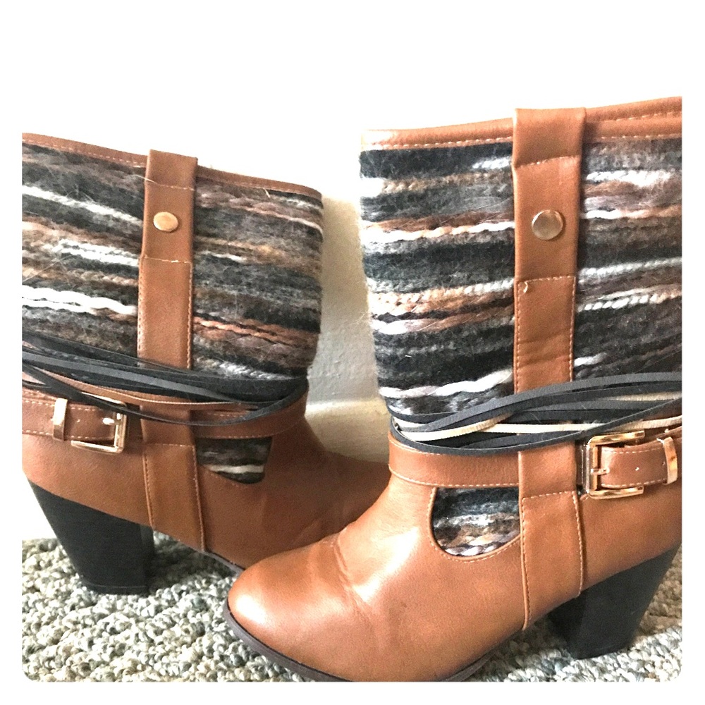 Coachella Collection Booties - Picture 3 of 7
