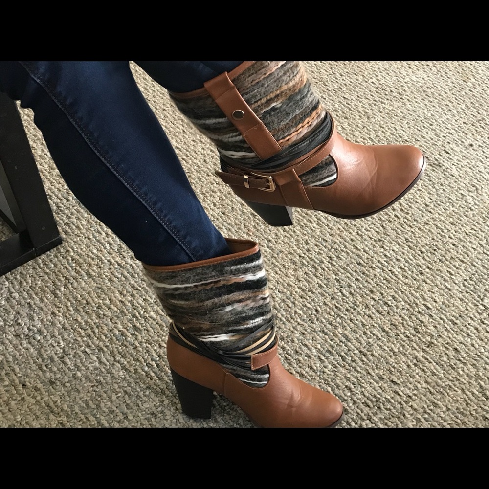 Coachella Collection Booties - Picture 2 of 7