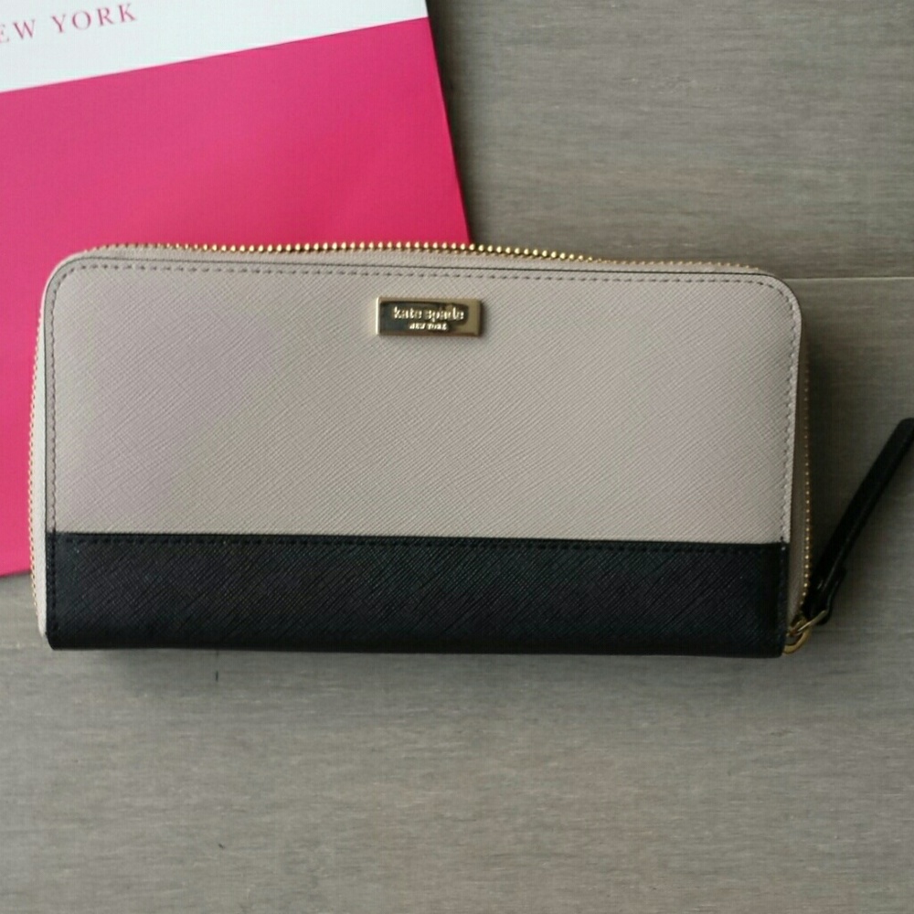 Kate spade NWT wallet, classy!