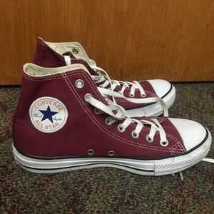Women's maroon high top converse