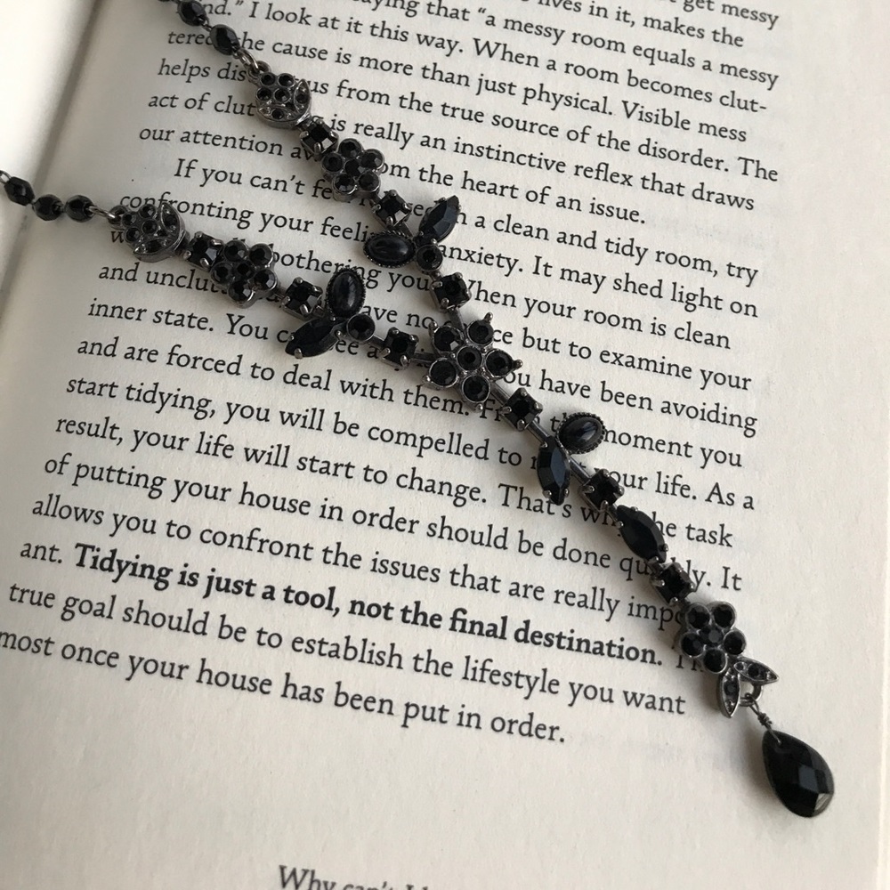 Black onyx colored beades floral necklace