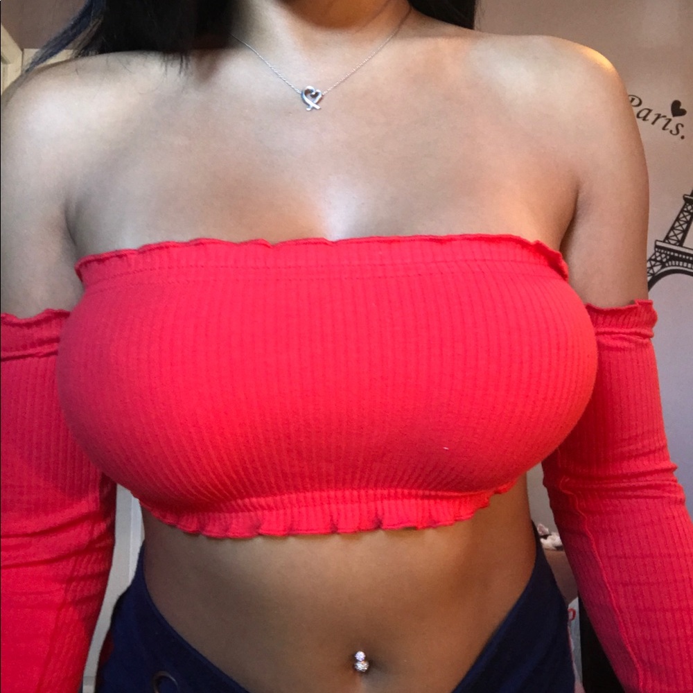 Red long sleeve crop top