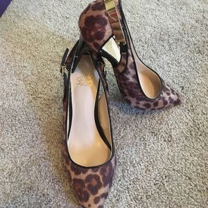 Pointy leopard heels