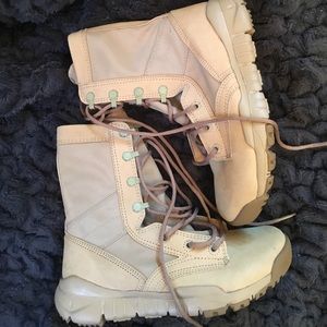 nike combat boots womens